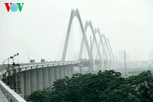 Le pont Nhât Tân à 4 mois de sa mise en service