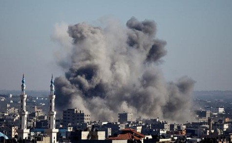 Israël: les raids meurtriers sur Gaza continuent malgré les appels au calme 