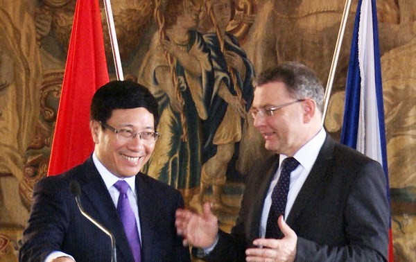 Pour un renforcement de la coopération Vietnam-République Tchèque