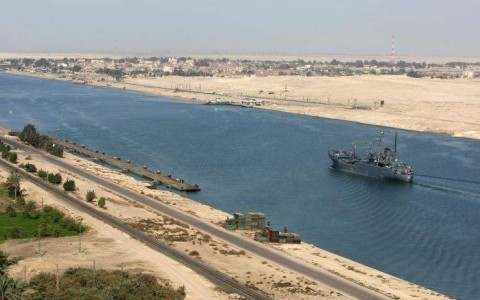 L'Egypte envisage de creuser un deuxième canal de Suez