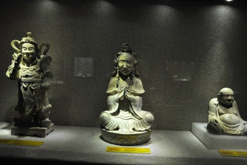 Les vieilles statues en céramique du Vietnam