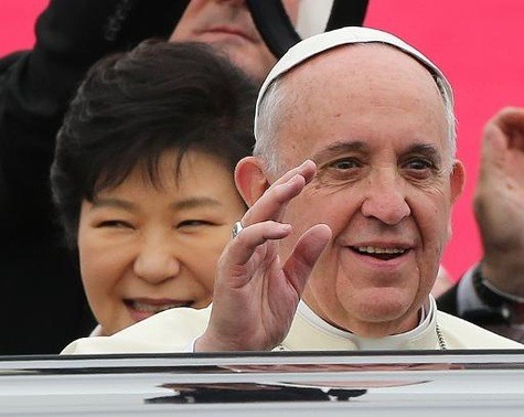 Le pape François est arrivé en République de Corée 