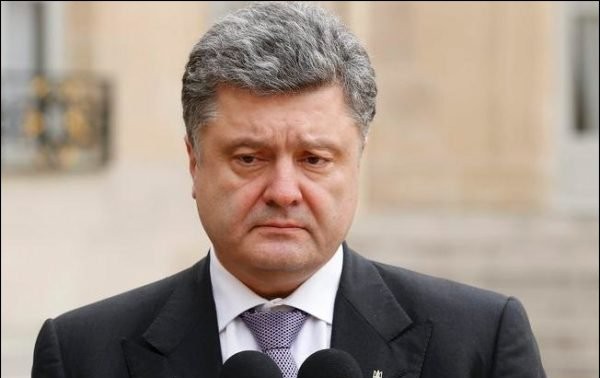 Ukraine: Le président Porochenko dissout le parlement