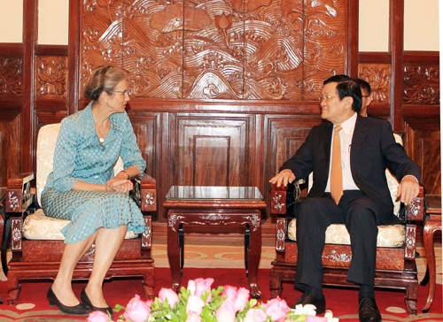Truong Tan Sang reçoit les lettres de créance des nouveaux ambassadeurs