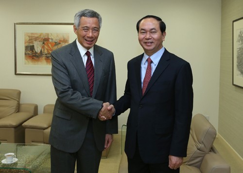 Le ministre de la Sécurité publique en visite à Singapour