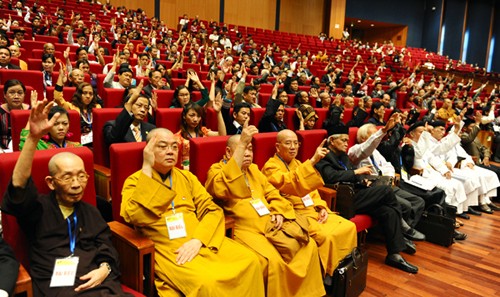 Rencontre des Vietkieus participant au 8e congrès national du FPV