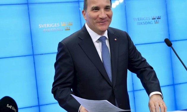 Le Premier ministre suédois dévoile son gouvernement et son programme