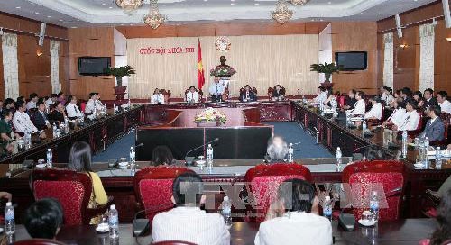 Uông Chu Luu reçoit la délégation des hommes d’affaires exemplaires