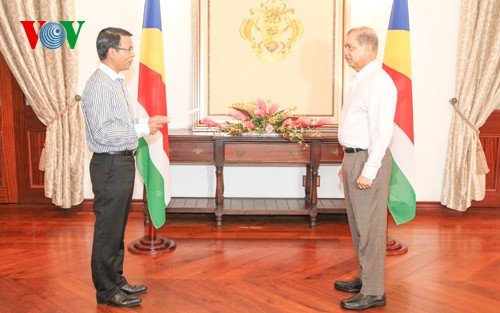 L’ambassadeur vietnamien aux Seychelles présente ses lettres de créance