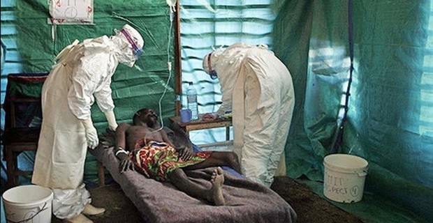 Ebola : optimisme prudent des Etats-Unis, nouvelles directives pour les soignants