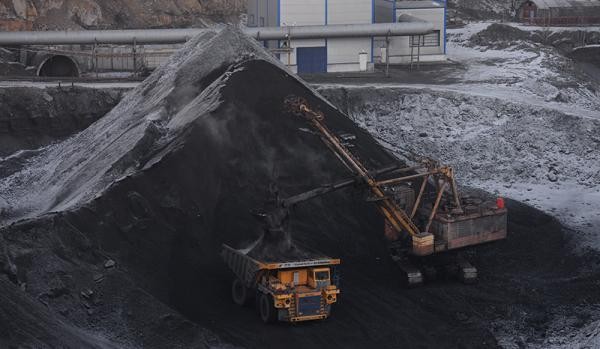 Suspension des fournitures de charbon russe à l'Ukraine