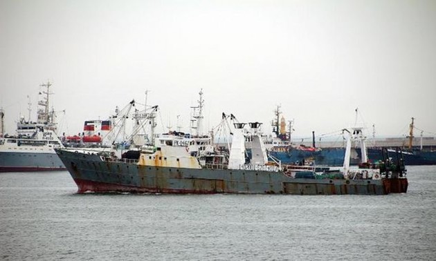 Naufrage d'un bateau sud-coréen: un mort, des dizaines de disparus