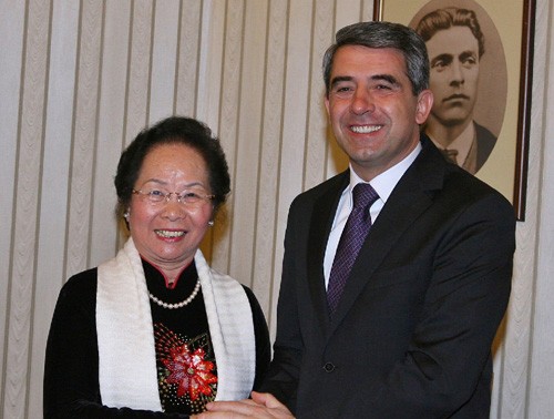 La vice-présidente Nguyen Thi Doan rencontre le président bulgare