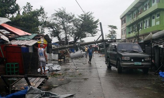 Hagupit a fait 27 morts aux Philippines et s'approche de Manille