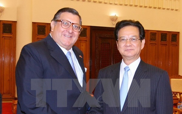 Nguyen Tan Dung reçoit l’ambassadeur chilien sortant 