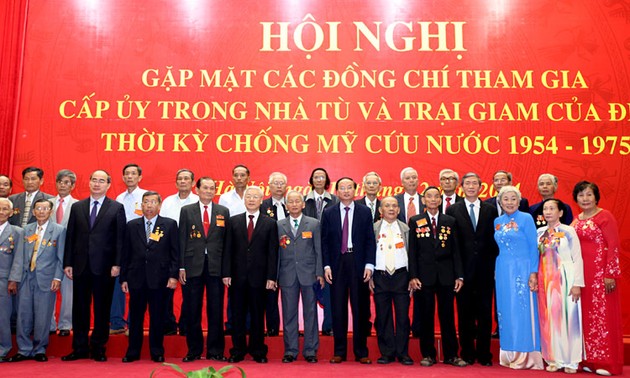 Nguyen Phu Trong rencontre d’anciens révolutionnaires