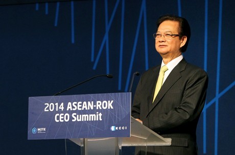 Nguyen Tan Dung au Forum d’affaires de Busan