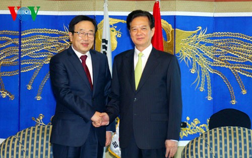 Rencontre entre Nguyen Tan Dung et le maire de Busan