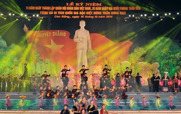 Le président Truong Tan Sang au 70ème anniversaire de l’armée à Cao Bang