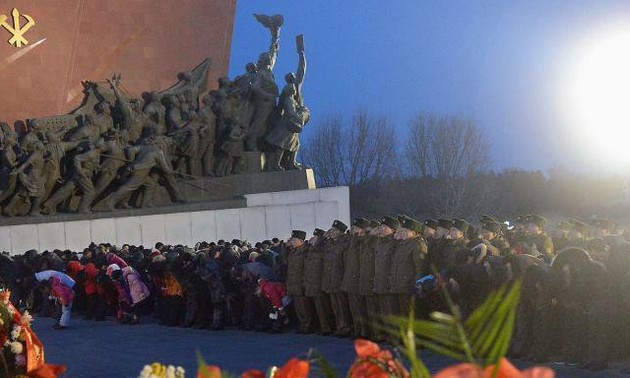 Les Nord-coréens honorent le 3ème anniversaire du décès de Kim Jong-il