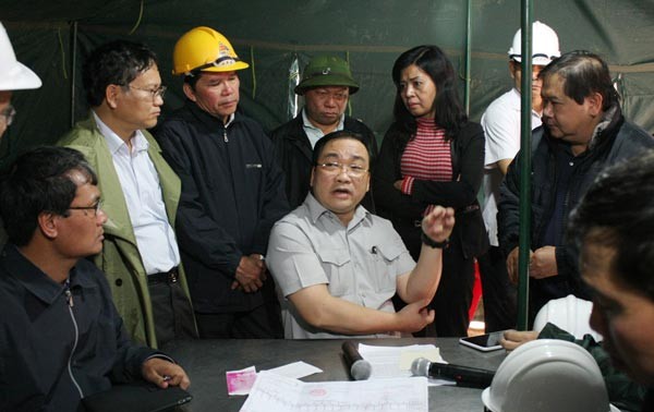 Effondrement de tunnel à Lâm Dông: Hoang Trung Hai dirige les travaux de sauvetage