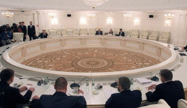 Ukraine: à Minsk, des pourparlers sans réelle avancée