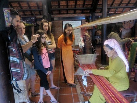 Fête de la culture de la soie Vietnam-ASEAN