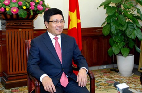 Pham Binh Minh apprécie les activités extérieures du pays en 2014