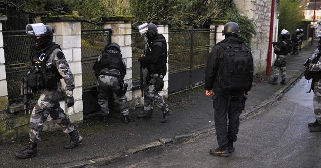 Charlie Hebdo: les deux suspects traqués dans l'Aisne