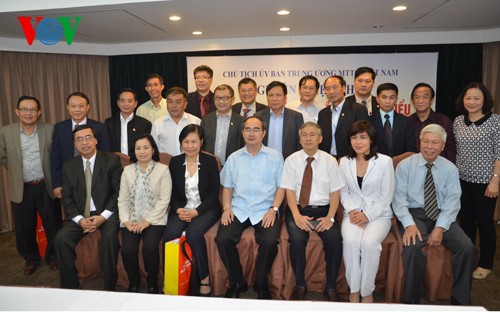 Nguyen Thien Nhan rencontre les représentants de la diaspora