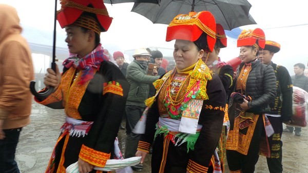 La cérémonie d’accueil de la mariée chez les Dao à Mẫu Sơn