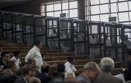Annulation des peines de mort contre des  Frères musulmans en Egypte