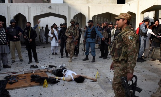 Pakistan : Au moins 16 morts dans l'attaque d'une mosquée de Peshawar 