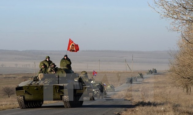 Les rebelles en Ukraine montrent un retrait d'armes lourdes, selon l’OSCE