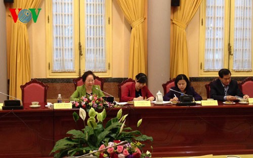 Nguyen Thi Doan à la réunion du Fonds de patronage des enfants du Vietnam