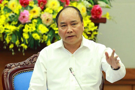 Nguyen Xuan Phuc préside une réunion sur la contrebande et la contrefaçon