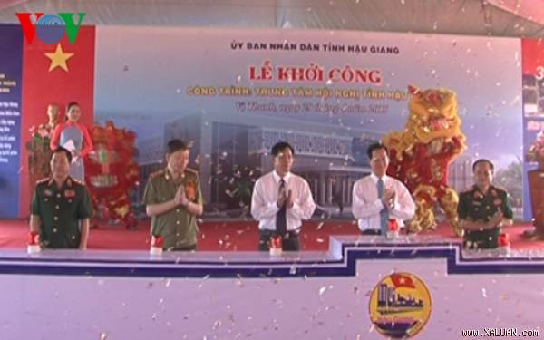 Mise en chantier du Centre de congrès de Hau Giang