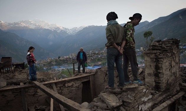 Séisme au Népal : le bilan passe à 7.557 morts