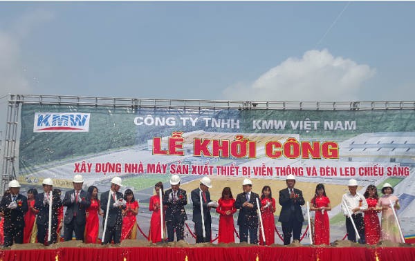 Hoang Trung Hai salue le projet technologique sud-coréen  à Ha Nam