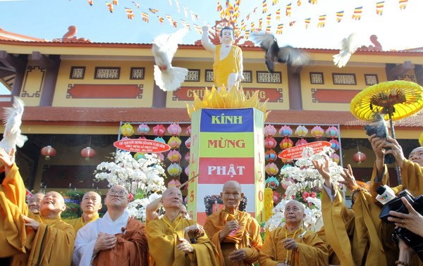 Lettre de vœux de Nguyen Thien Nhan à l’occasion de la fête du Vesak 2015