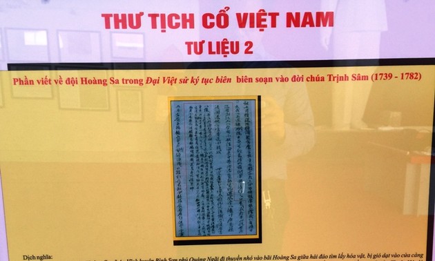 « Hoang Sa et Truong Sa du Vietnam-les preuves historiques et juridiques » à Vinh