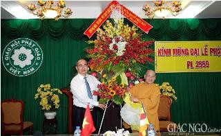 Nguyen Thien Nhan présente ses vœux à l’Eglise bouddhique du Vietnam