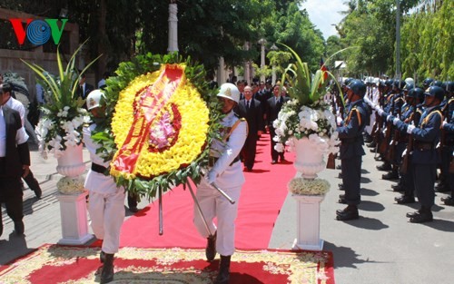 La délégation du Parti et de l’Etat vietnamiens assiste aux funérailles de Chea Sim