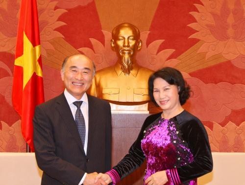 Le directeur général adjoint du FMI reçu par Nguyen Thi Kim Ngan
