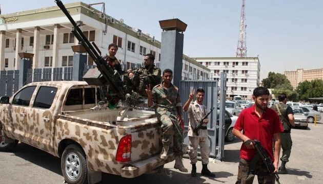 Libye : dix Tunisiens enlevés au consulat de Tripoli par des miliciens