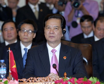 Nguyen Tan Dung participe aux sommets au Myanmar