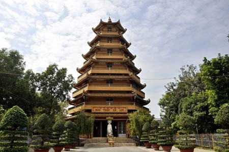 Les pagodes du centre-ville de la mégapole du Sud