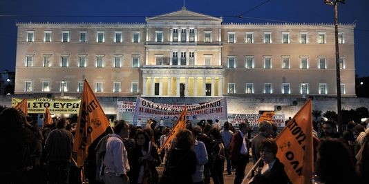 Le Parlement grec approuve le paquet de réforme du gouvernement