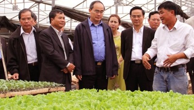 Nguyen Thien Nhan à Lam Dong pour parler du développement des cooperatives