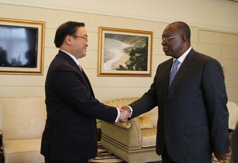 Hoàng Trung Hai achève sa visite officielle en Angola